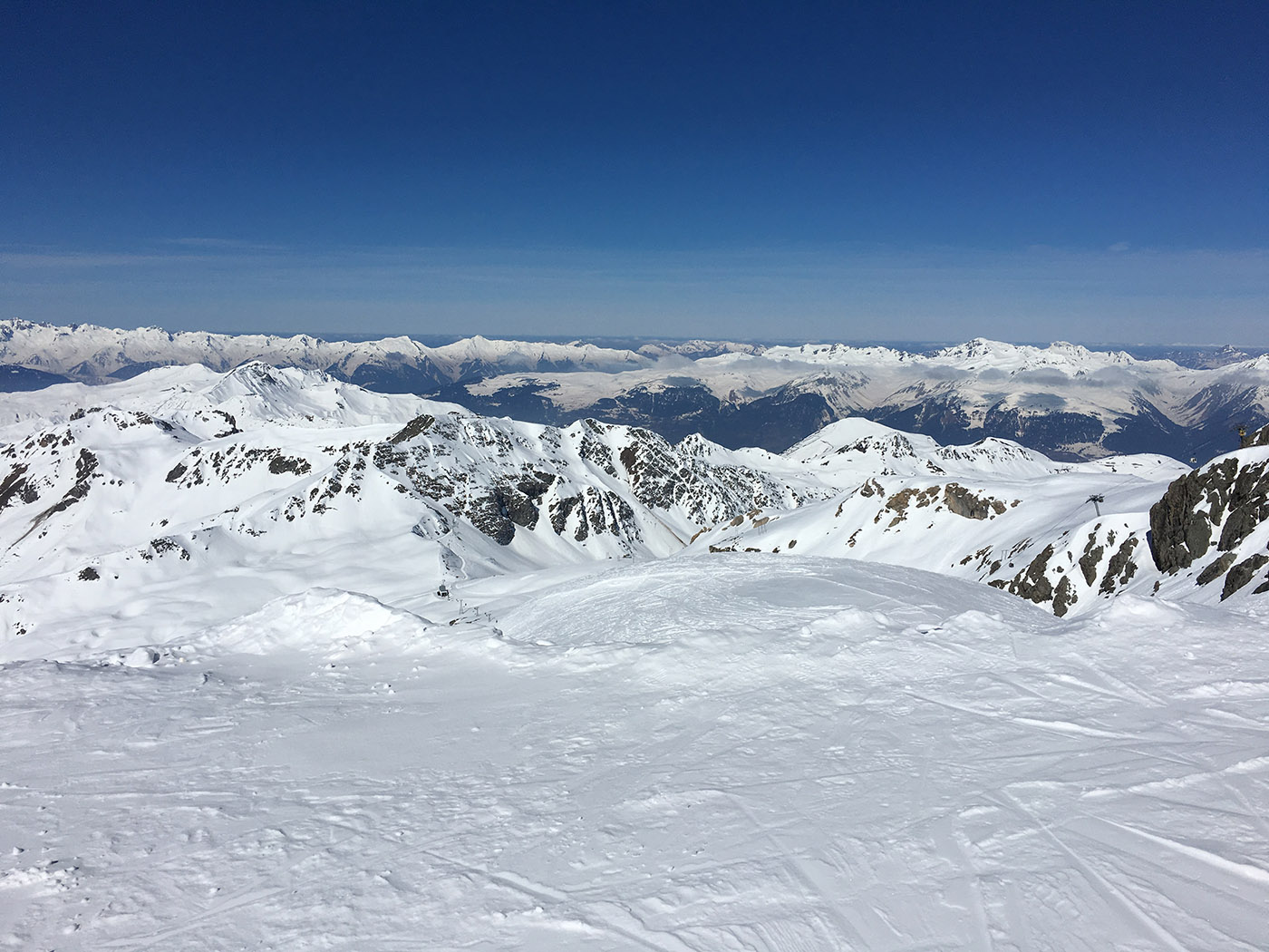 chaine de montagne photographié depuis les pistes de ski de La Plagne