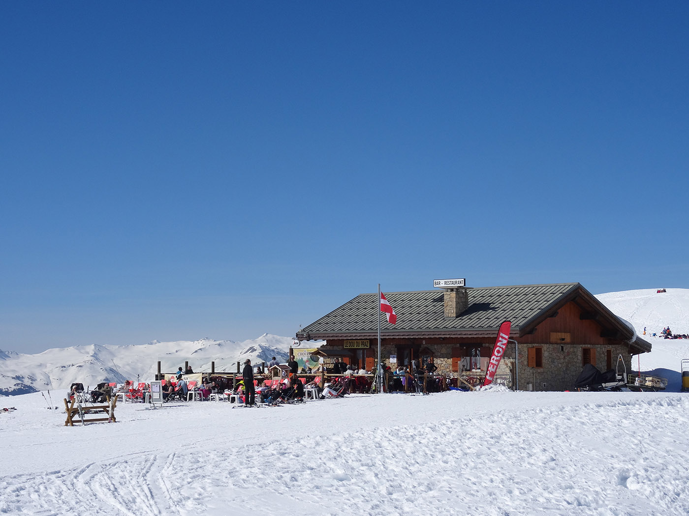 Restaurant altitude à la Plagne Soleil sur le domaine skiable Paradiski