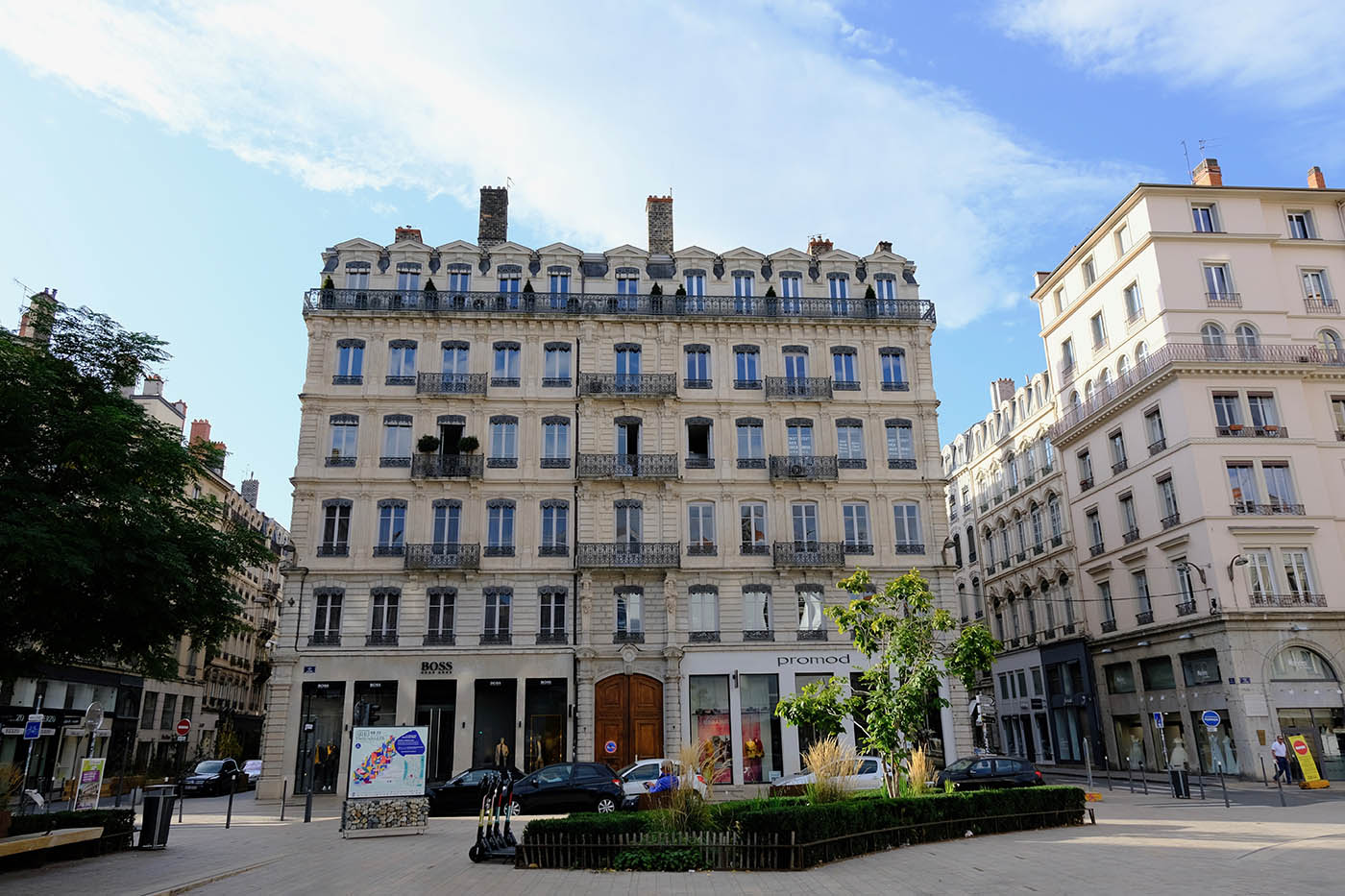photo architecture avec grand angle